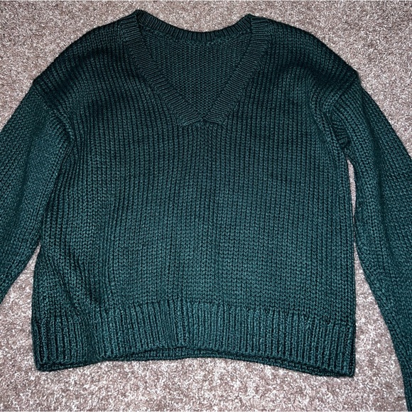 Forrest Green Sweater - Picture 2 of 3